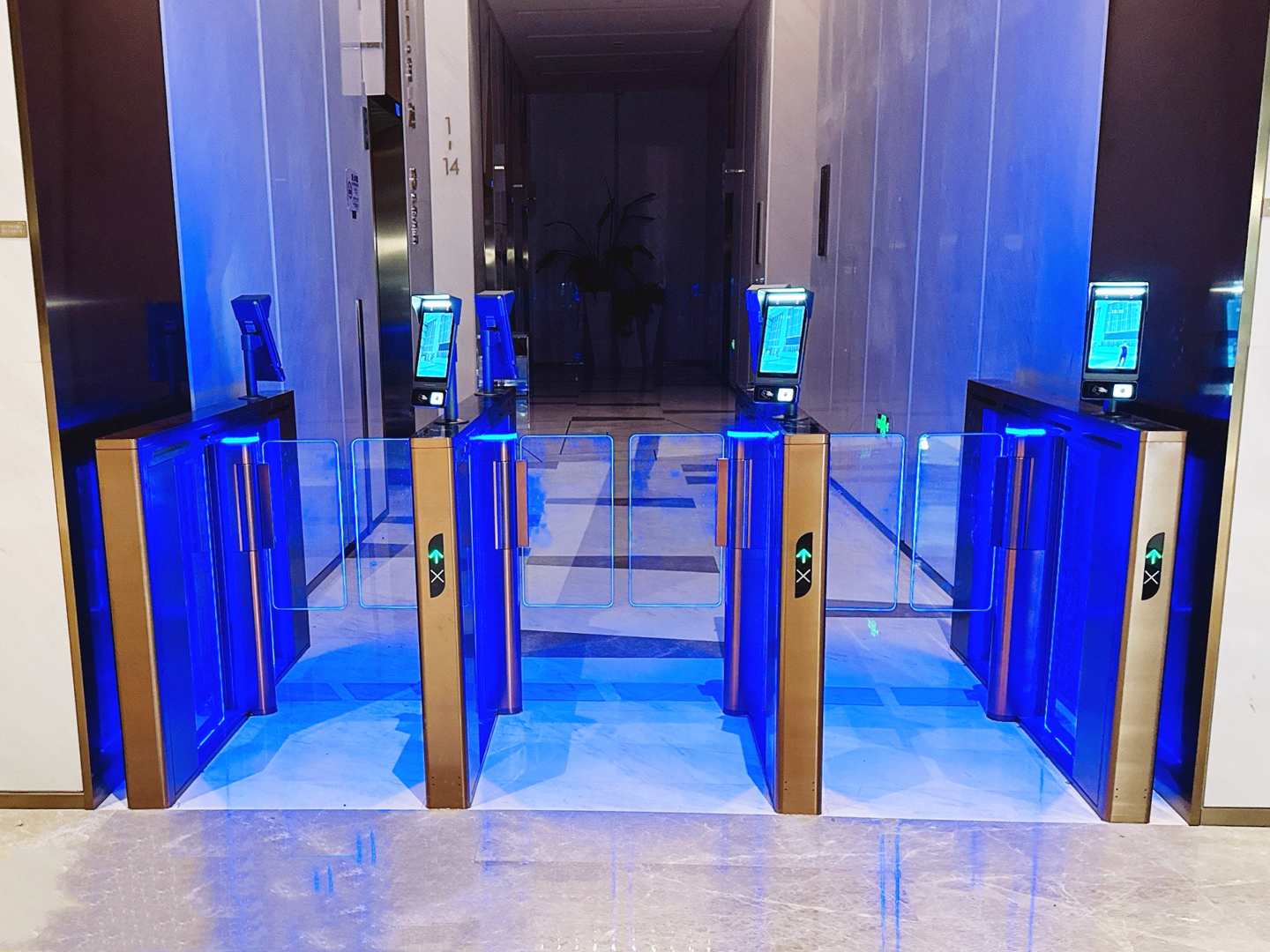 Smart Speed Gates with Servo Motor for Access Control
